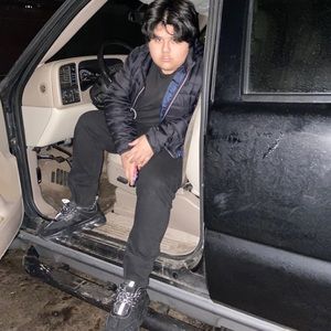 Meet your Posher, ℂ𝕒𝕣𝕝𝕠𝕤